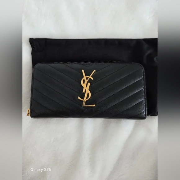 Yves Saint Laurent Cassandre Matelasse Zip Wallet In Grain De Poudre Leather - Picture 4 of 10